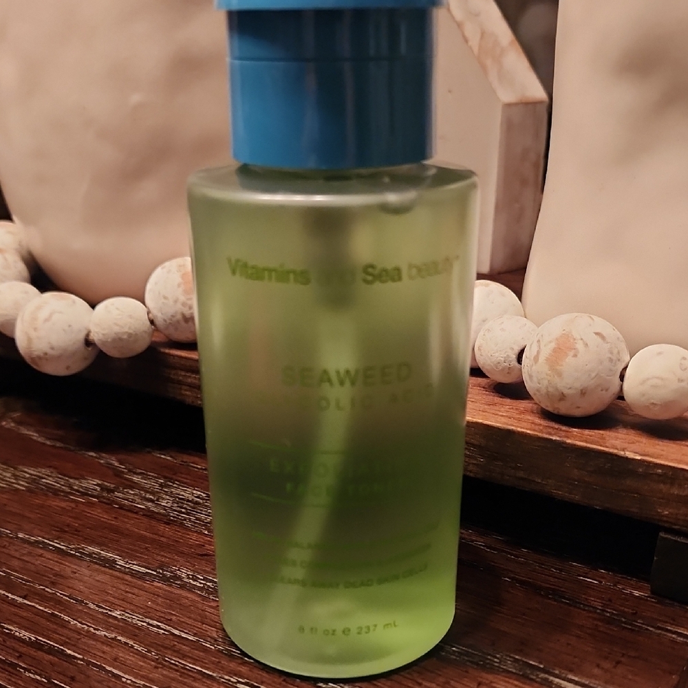 NWOT Seaweed Exfoliating Facial Toner